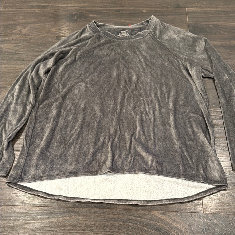 Cozy Long-Sleeve Pullover Top - Gray